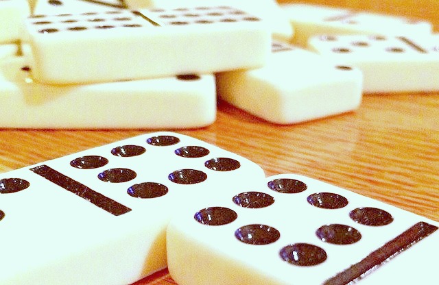 domino online