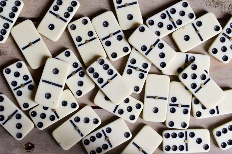 domino online